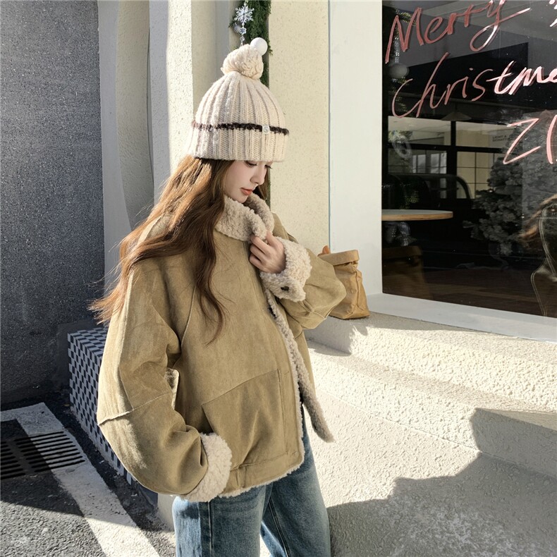 卡其色立领皮毛一体羊羔毛厚外套女秋冬超火好看高级小众加绒棉服,女装短外套,2D035