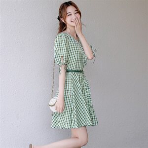 v领连衣裙女夏装2021年新款时尚收腰显瘦气质减龄中长格子裙，女装连衣裙，寒都衣屋