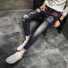 2021秋冬新款贴布刺绣弹力牛仔裤男微跨小脚裤QT6027-89108-105，男装牛仔裤，电商D218