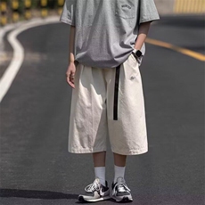 米白色