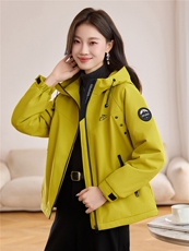 休闲连帽冲锋衣加绒保暖短外套女2025秋冬新款宽松百搭派克服上衣，女装棉衣/棉服，悦祺