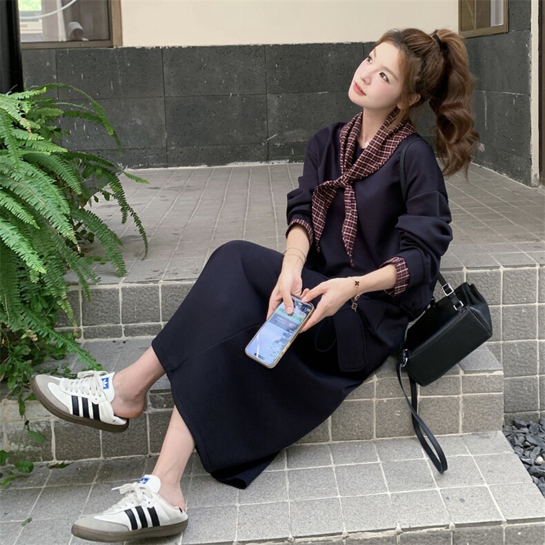 休闲减龄穿搭藏蓝色卫衣套装女春秋超火好看高级感半身长裙两件套,女装套装/套裙,2C129