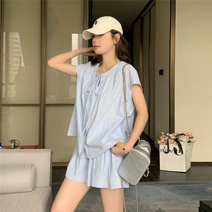 小清新工装马甲套装女2025年夏季超好看浅蓝色休闲衬衫短裤两件套图片