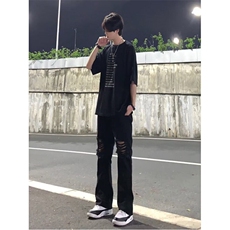 黑色