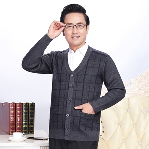 冬季新款中老年人加绒加厚保暖针织开衫上衣男士休闲宽松打底衫图片