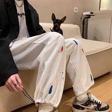 黑色