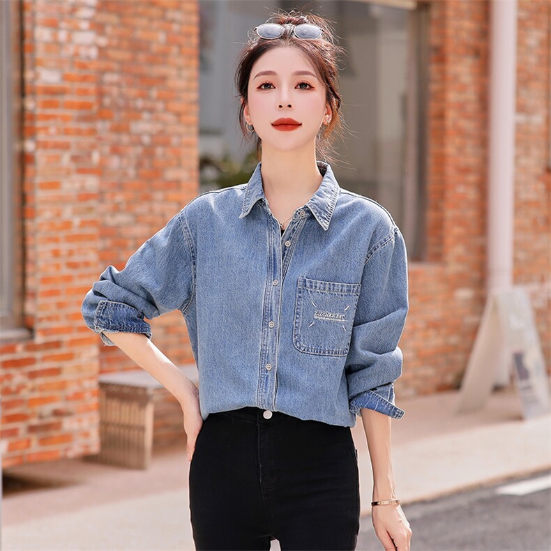 2025春新款别致浅蓝色牛仔衬衫女上衣刺绣慵懒风长袖Polo衬衣外套,女装衬衫,梦懿尔