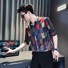 红色