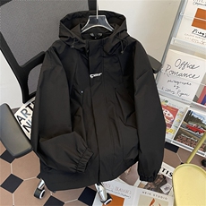 高品质秋款男连帽夹克字母刺绣大口袋冲锋衣魔术贴外套J237P55，男装夹克，星座1013-1