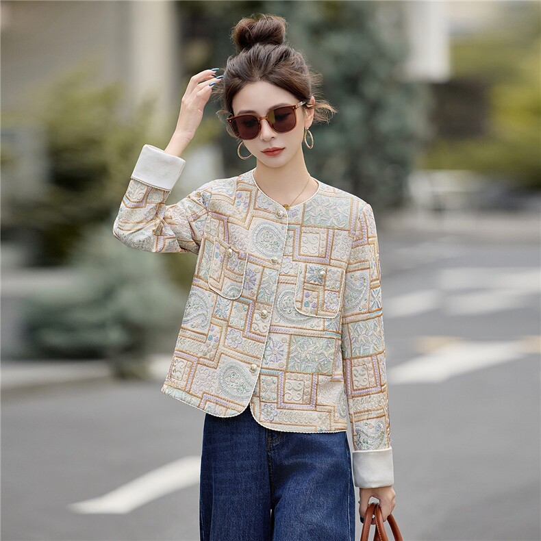 新中式重工刺绣短外套女2026春秋新款小香风亮片宽松汉服上衣,女装短外套,众宇琦