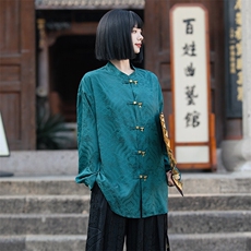 翡绿色