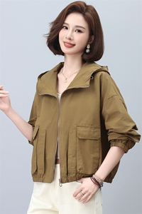 短款外套女2024春秋新款连帽妈妈休闲风衣夹克图片
