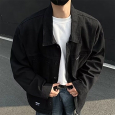 黑色
