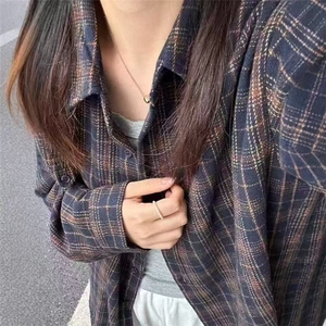 复古磨毛高级感格子衬衫女2025春秋新款宽松衬衣内搭叠穿上衣外套,aj1纯白女生怎么搭配衣服图片