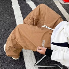 卡其色