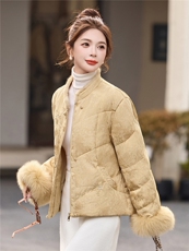 高端立领中式羽绒服女短款2025冬季新款小个子复古洋气白鸭绒外套，女装羽绒服，丽影随形