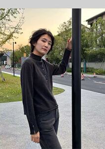 半高领卷边针织开衫时尚百搭图片