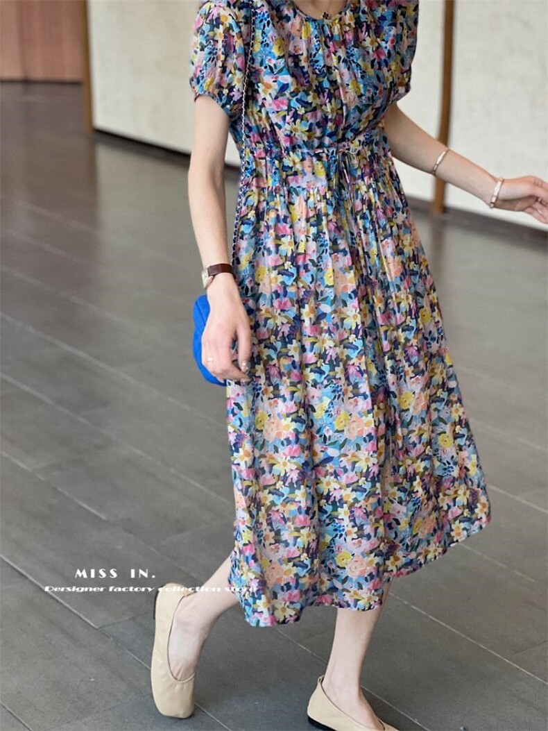 现货夏款连衣裙深海蓝花色后背蝴蝶结设计，女装连衣裙，蜜思印·金