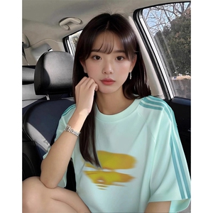 抖音得物品质二开240克宽松纯棉美式潮牌印花三条杠中性风短袖T恤图片