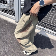 卡其色