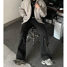 黑色
