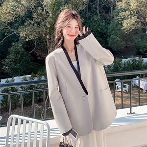 米杏色小香风西装外套女2025春季新款名媛气质休闲V领小西服爆款图片