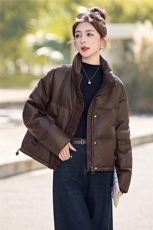 蛋白pu皮羽绒服外套女冬季2026新款白鸭绒酷飒气质面包服显瘦气质，女装羽绒服，意芙