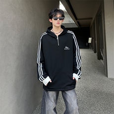 黑色