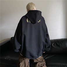 黑色