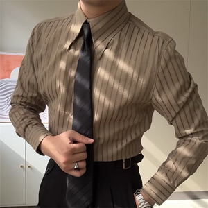 意式复古长尖领扣领抗皱修身文艺韩版雅痞有型商务长袖条纹衬衫图片