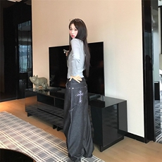 钻石点缀豹纹十字架牛仔弯刀裤2025美式甜酷高腰休闲长裤，男装休闲裤，星座1210-1