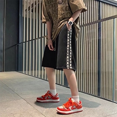 黑色