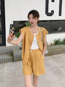 黄色高级感套装女2025夏季新款韩系复古超好看短袖衬衫短裤两件套图片