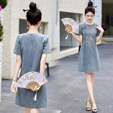 新中式国风牛仔连衣裙女薄款2025夏季新款复古刺绣修身显瘦高级感，女装连衣裙，沁沁公主