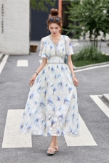 法式印花短袖连衣裙女2025夏季新款收腰显瘦优雅镶钻拼接v领长裙，女装连衣裙，辉煌依升