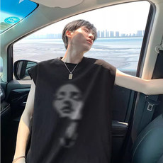 黑色