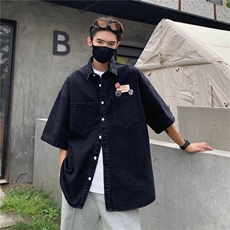 黑色