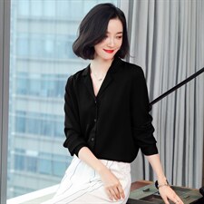 黑色
