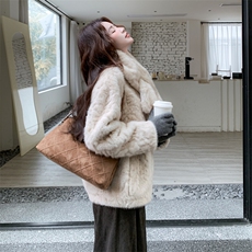 现货主推新款软糯仿獭兔毛加厚保暖配围巾环保皮毛一体p195-k298，女装羊羔毛/颗粒绒，丝露怡语