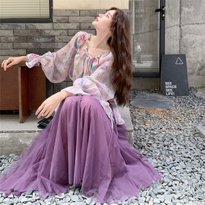 独特漂亮紫色碎花上衣套装裙女2025秋季新款复古网纱半身裙两件套图片
