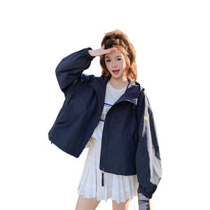 韩版工装短款设计感显瘦外套女2025春秋季新款连帽冲锋衣减龄夹克图片