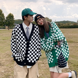 M3125-P85冬季新款潮流棋盘格毛衣男女情侣宽松针织开衫上衣外套图片