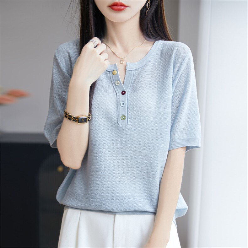 夏季新款简约天丝亚麻剪刀领彩扣短袖，女装T恤，源达羊绒
