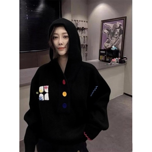 美式复古刺绣连帽毛衣男女款多巴胺彩色宽松针织衫慵懒风卫衣外套,深灰开叉裙搭配图片图片