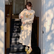 现货数据好米色印花卫衣套装2C198-5885-P175-K255，女装套装/套裙，2C198