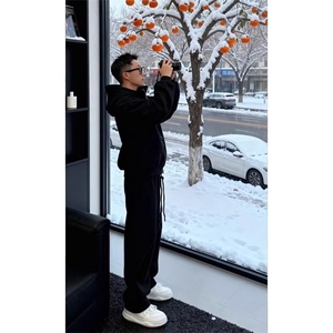 冬季新款时尚潮流百搭宽松加绒卫衣套装简约舒适外套弯刀裤两件套图片