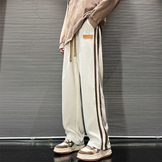 米白色