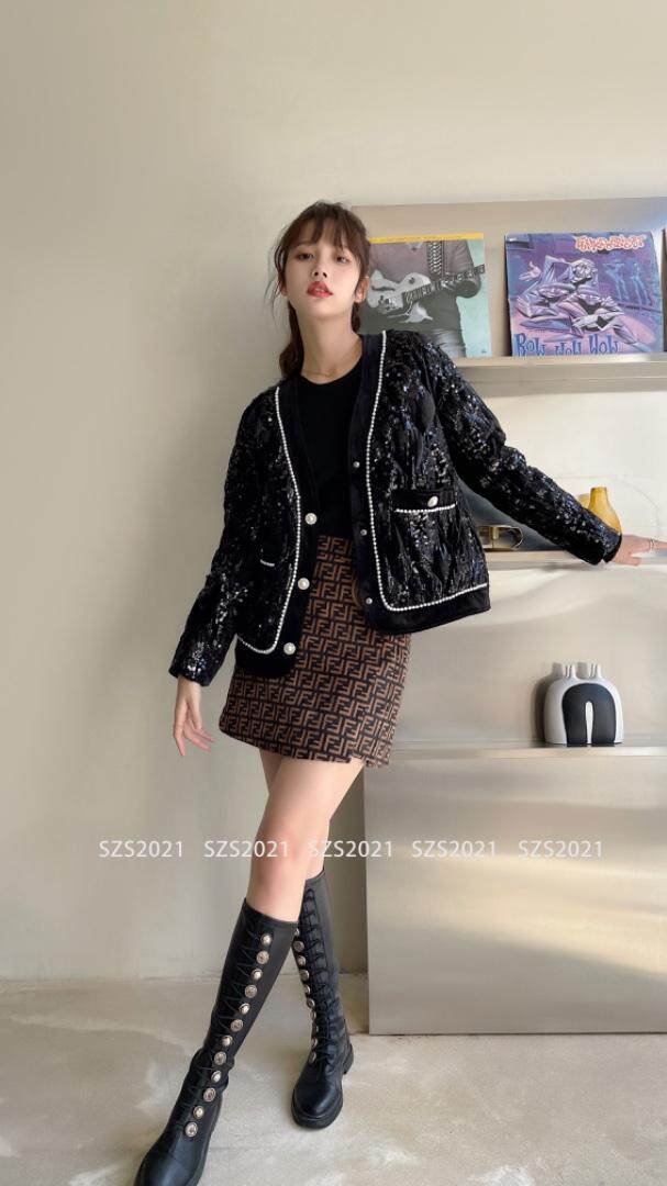 【现货】九零白鸭绒羽绒服气质小香风款，女装羽绒服，纯钱