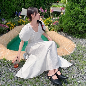 法式白色泡泡袖连衣裙女2025夏季新款气质轻熟风收腰显瘦V领长裙图片
