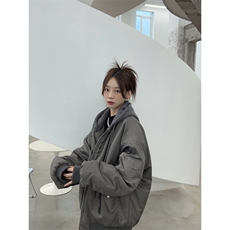 女模特!中性风!档口现货!棒球飞行员棉服冬装1611B-G01-P135,男装棉衣,星座1611B,四季星座 女模特!中性风!档口现货!棒球飞行员棉服冬装1611B-G01-P135,男装棉衣,星座1611B,四季星座